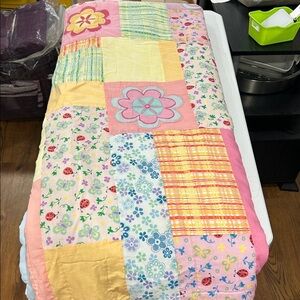 Twin Squilt Like Comforter